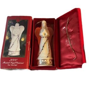 Madison Avenue 2000 musical Angel ornament